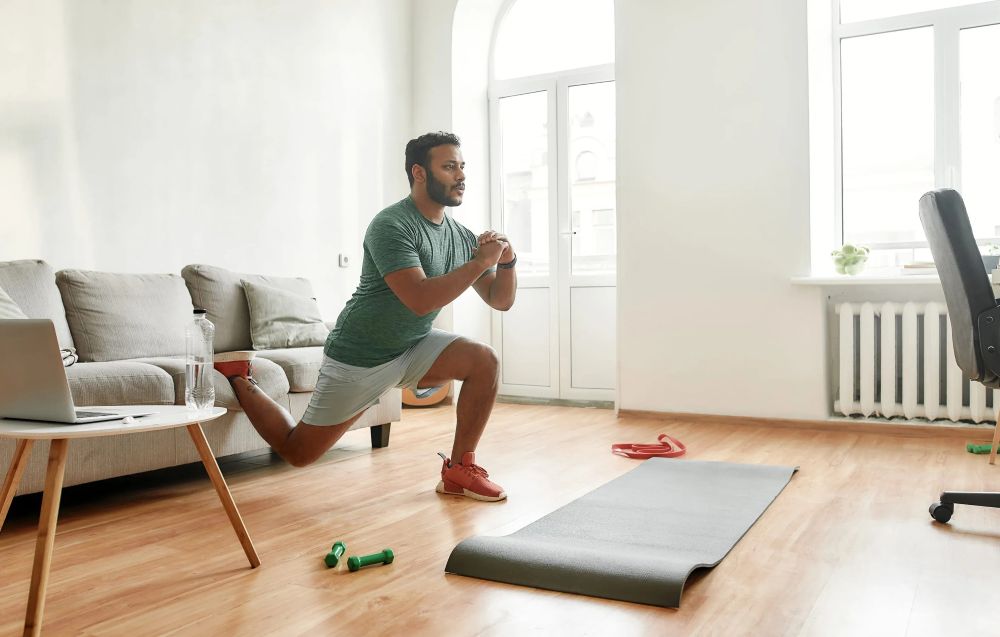 Физическая активность без зала: как оставаться в тонусе дома и на улице